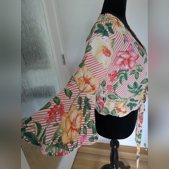 Haute Monde Women's Short Floral Boho Kimono Bolero Cover Up Sz L Bell Sleeve - Picture 4 of 8